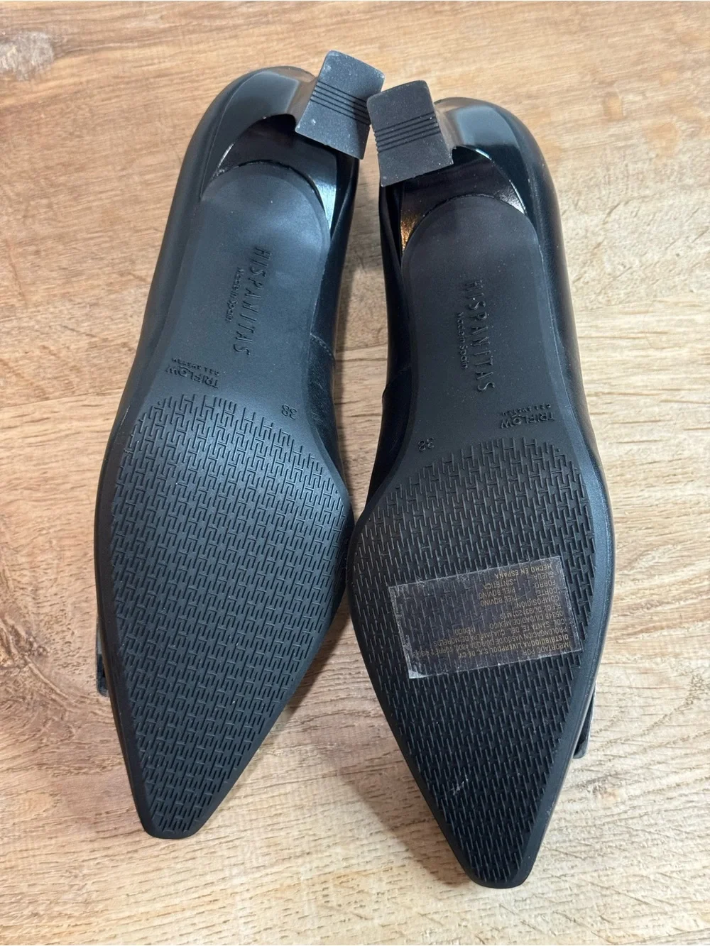 NEW Hispanitas Black Pump Heels with Silver Accent Size 38/8